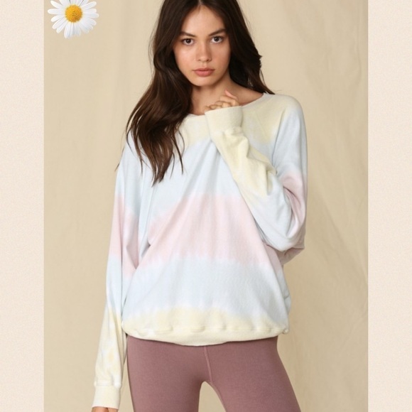 Last 2!! Limeade French Terry Tie Dye Raglan - Picture 6 of 13